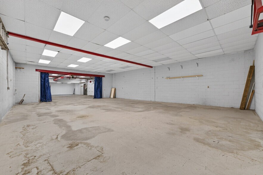 More Photos Of 1525 Parkway Ave, Trenton Manufacturing For Lease