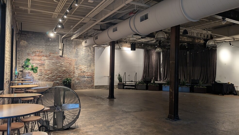 More Photos Of 500 E Davie St, Raleigh Restaurant For Lease