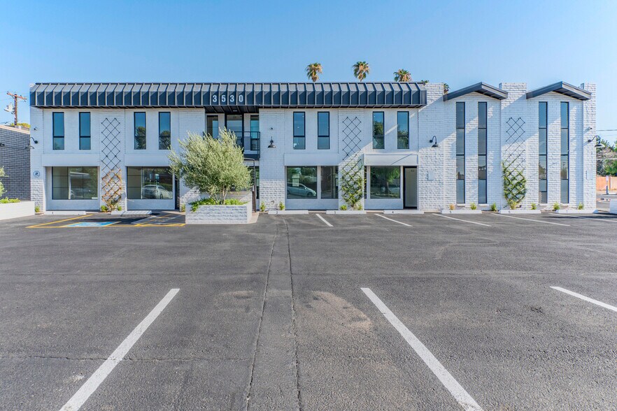 More Photos Of 3530 E Indian School Rd, Phoenix Office For Lease