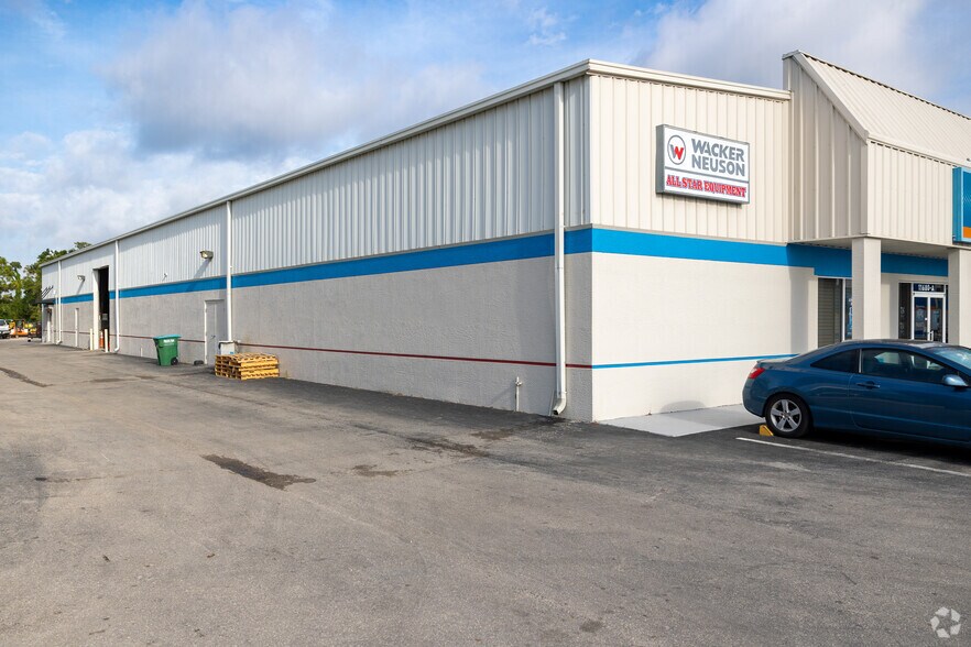 More Photos Of 11680 Metro Pky, Fort Myers Warehouse For Lease