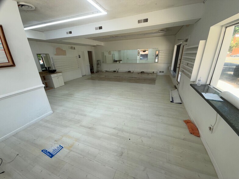 More Photos Of 4903 Auburn Ave, Bethesda Office For Lease