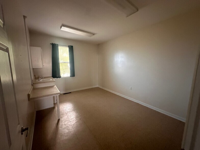 More Photos Of 416 E 3rd Ave, Cordele Medical For Sale