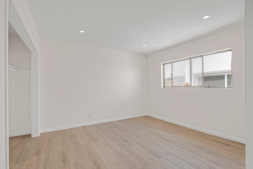More Photos Of 2016 S Bedford St, Los Angeles Apartments For Sale