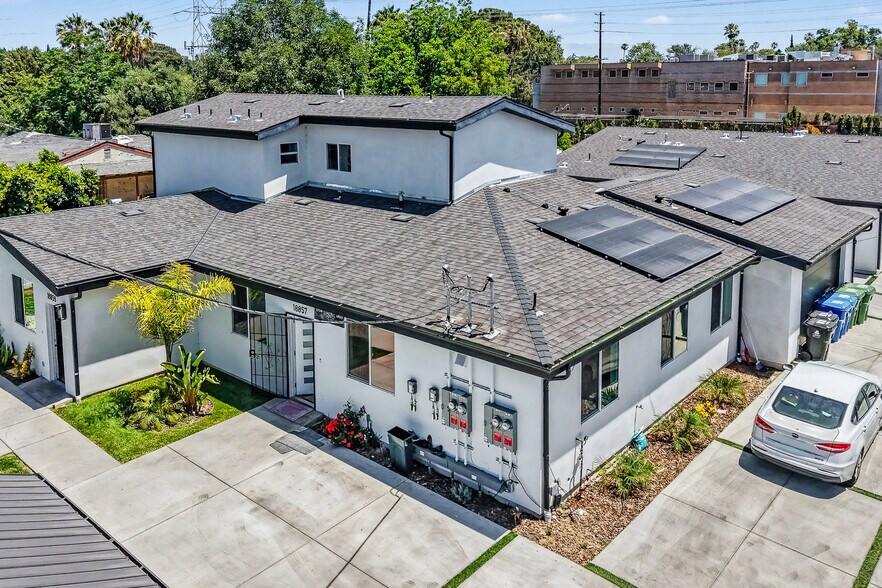 More Photos Of 18853 Saticoy St, Reseda Apartments For Sale