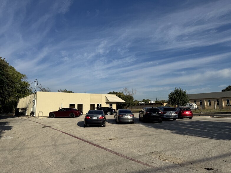 More Photos Of 2207 S Zarzamora St, San Antonio Medical For Sale