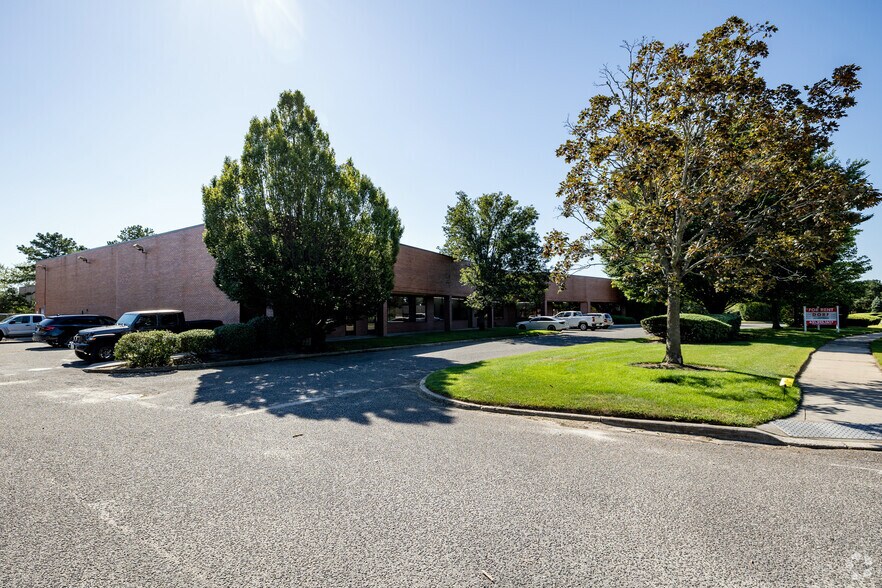 More Photos Of 27 Industrial Blvd, Medford Warehouse For Lease