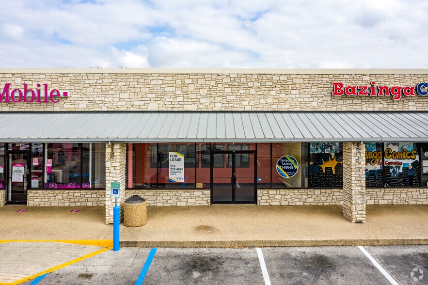 More Photos Of 2929-2951 Thousand Oaks Dr, San Antonio Storefront For Lease