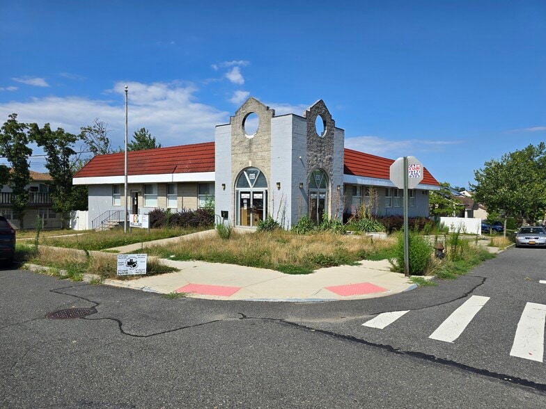 More Photos Of 80 Woodrow Rd, Staten Island Daycare Center For Sale