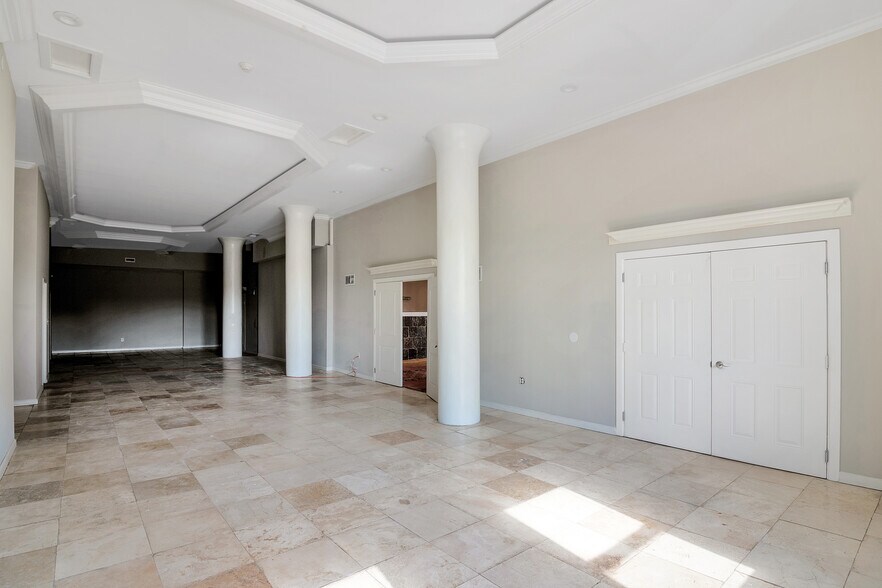 More Photos Of 2613 W Hunting Park Ave, Philadelphia Light Distribution For Lease