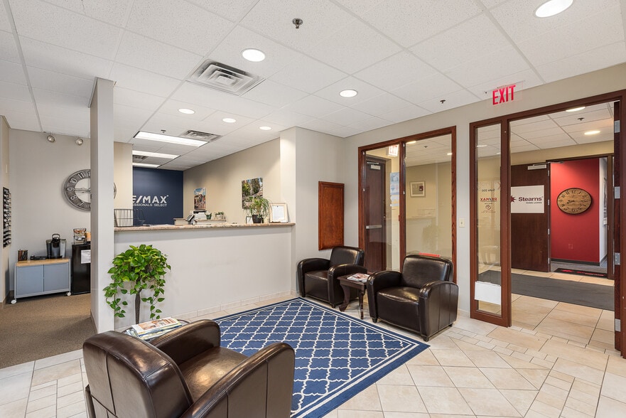 More Photos Of 2272 95th St, Naperville Office For Sale