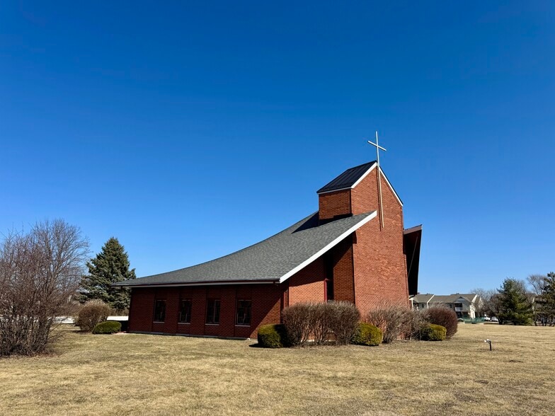 More Photos Of 2015 E Main St, Gas City Flex For Sale