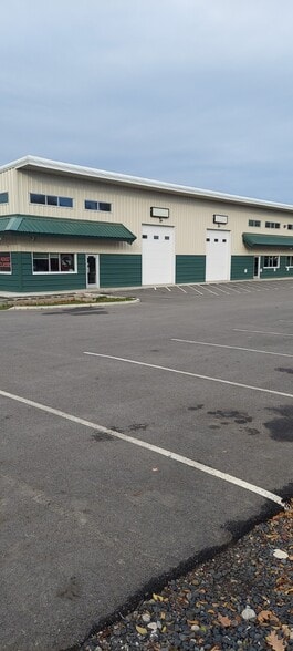 Primary Photo Of 17315 E Sprague Ave, Spokane Valley Flex For Lease