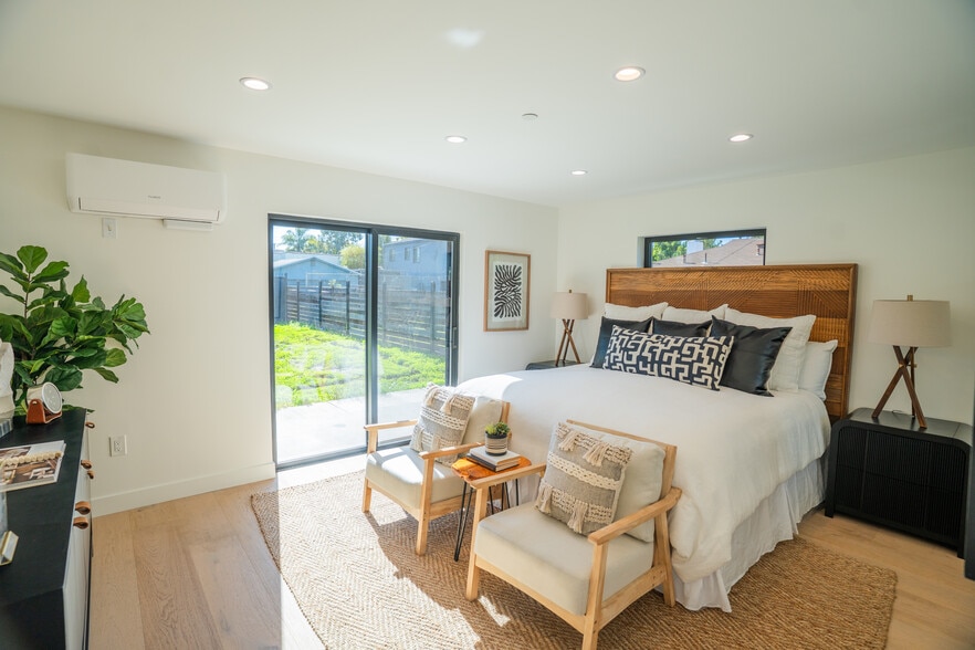 More Photos Of 528 Westminster Ave, Venice Apartments For Sale