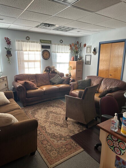 More Photos Of 1831 Forest Dr, Annapolis Office For Sale