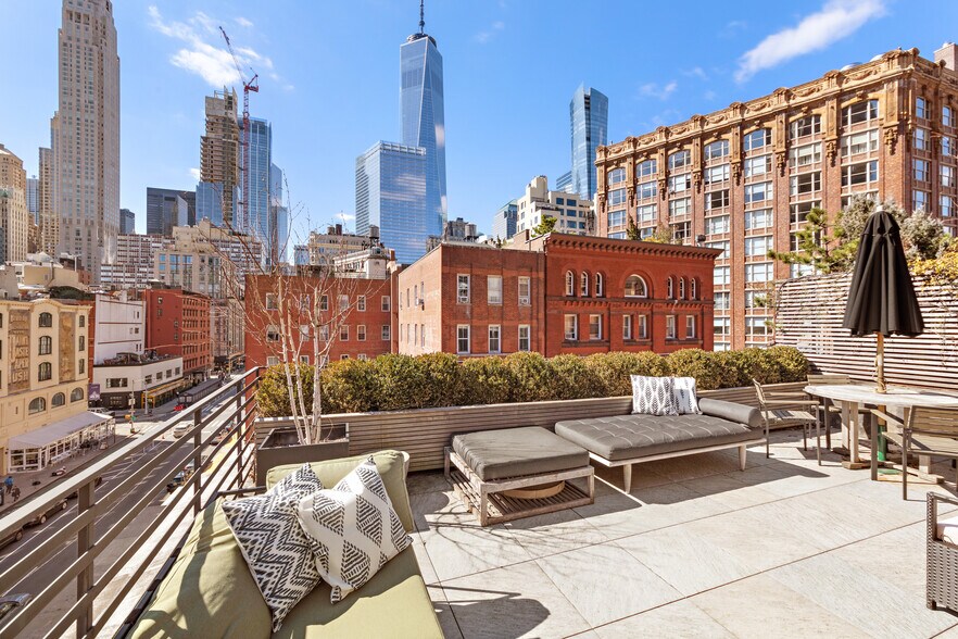 More Photos Of 155 Duane St, New York General Retail For Sale