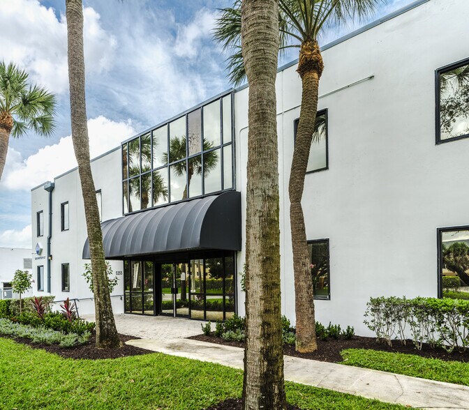 More Photos Of 5255 NW 159th St, Miami Lakes Distribution For Lease