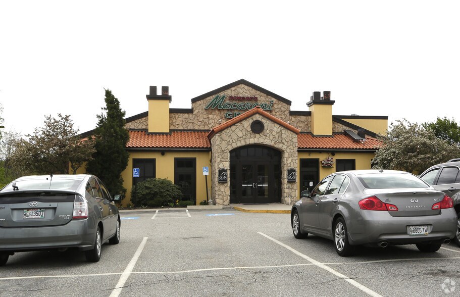 Primary Photo Of 415 Philbrook Ave, South Portland Restaurant For Lease