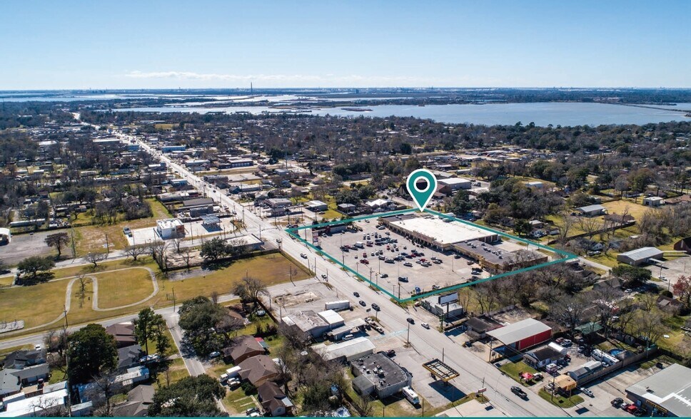 More Photos Of 302 N Main St, Highlands Unknown For Lease