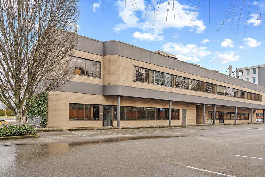 More Photos Of 3930 Shelbourne St, Victoria Office For Lease