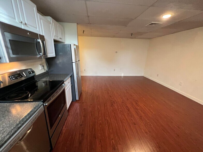 More Photos Of 45 Pearl St, Portsmouth Office For Sale