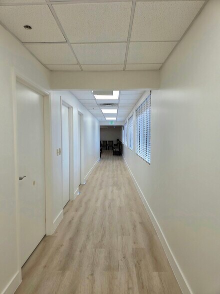 More Photos Of 5301 N Dixie Hwy, Fort Lauderdale Medical For Lease