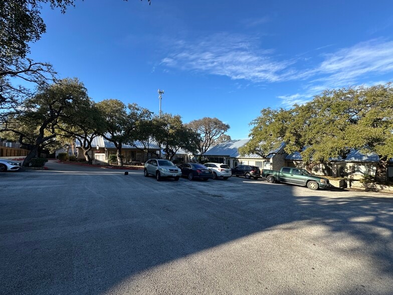 More Photos Of 11107 Wurzbach Rd, San Antonio Medical For Lease