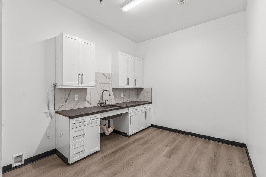 More Photos Of 3535 N Anza Rd, Palm Springs Warehouse For Sale