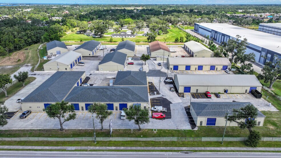 More Photos Of 722 17th St E, Palmetto Warehouse For Lease