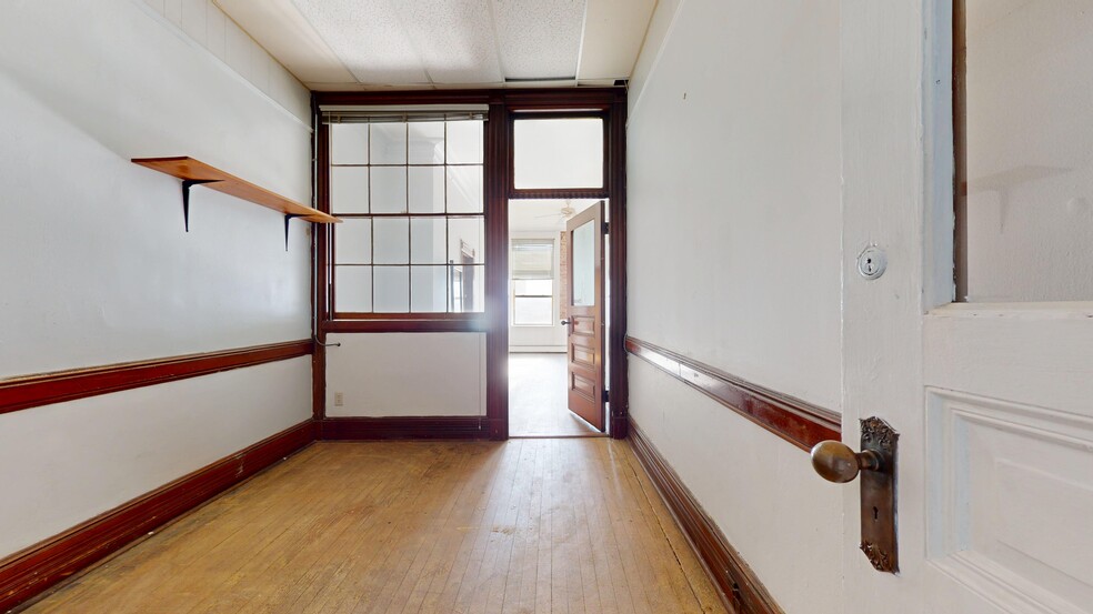 More Photos Of 42 W Main St, Riverhead Storefront Retail Office For Lease