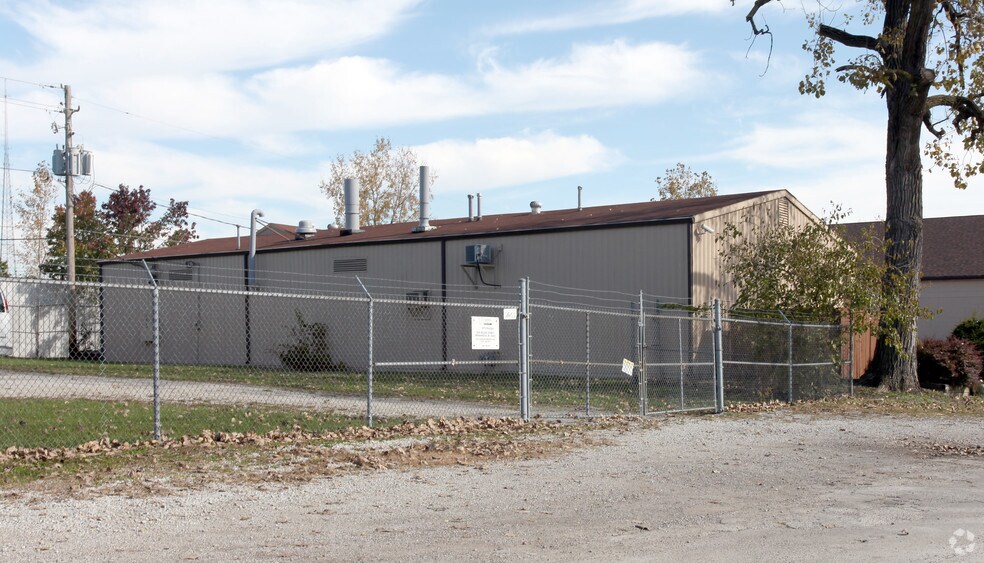 More Photos Of 1556 Deloss St, Indianapolis Industrial For Sale