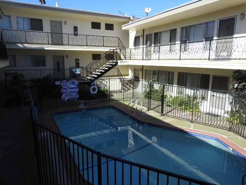More Photos Of 409 S Manhattan Pl, Los Angeles Apartments For Sale