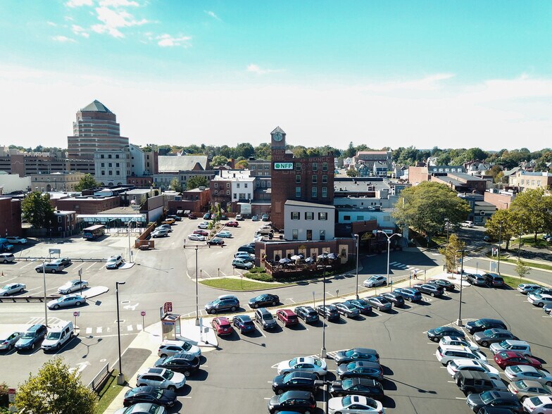 More Photos Of 366-386 Main St, Middletown Loft Creative Space For Lease