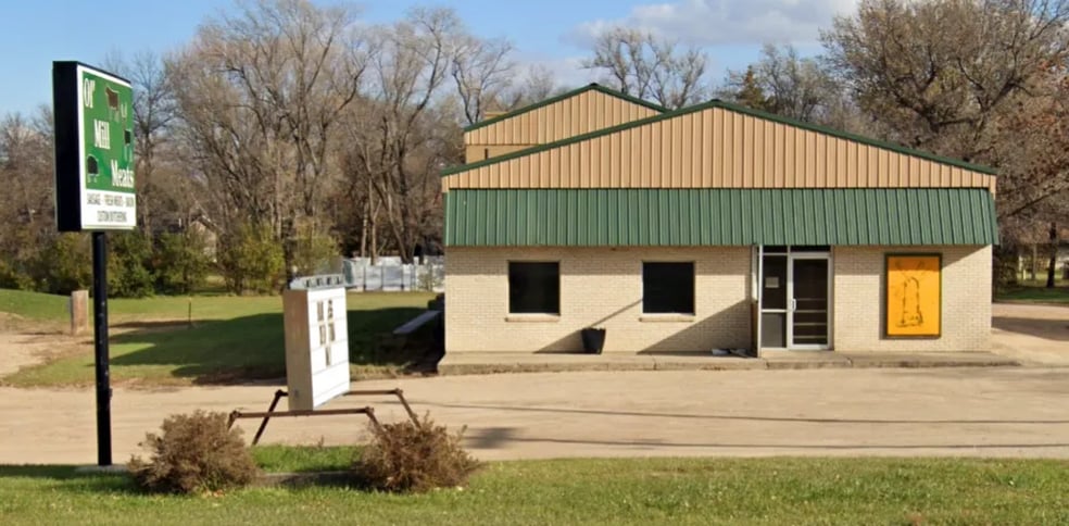 Primary Photo Of 1007 S Dakota St, Milbank Freestanding For Sale