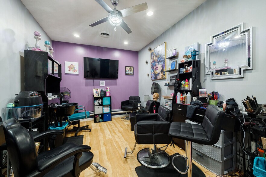 More Photos Of 2825 S Crater Rd, Petersburg Storefront Retail Office For Sale