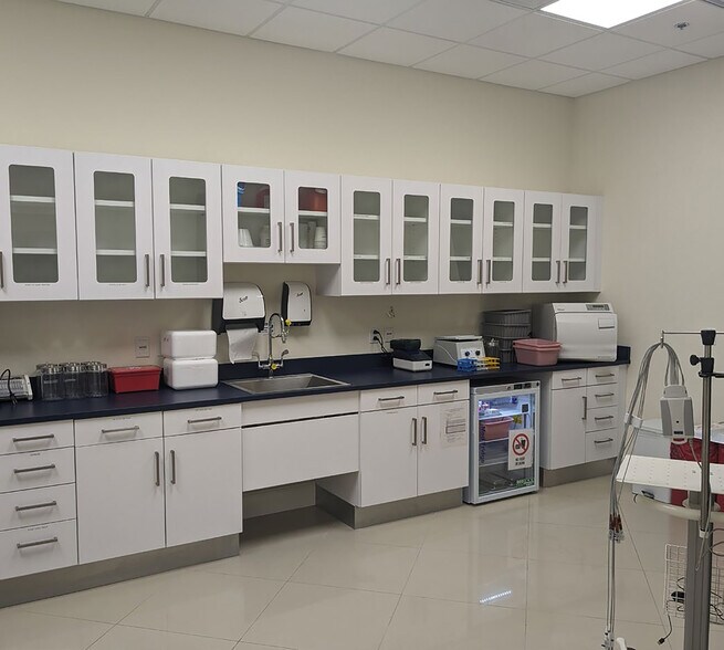 More Photos Of 2839 Carlisle Blvd NE, Albuquerque Freestanding For Sale