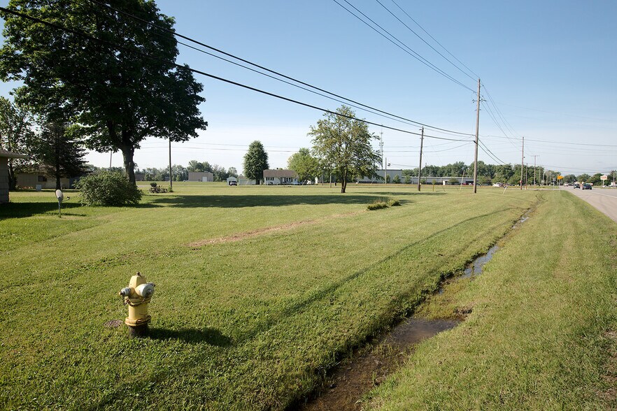 More Photos Of 0 Broadway St, Fortville Land For Sale