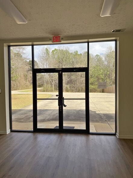 More Photos Of 300 Delano Dr, Manchester Warehouse For Sale