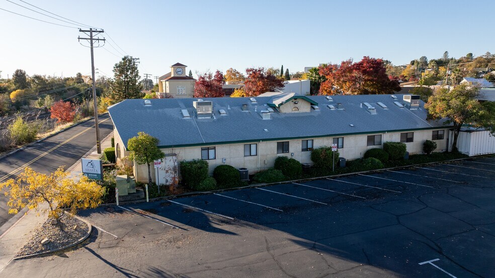 More Photos Of 2036 Railroad Ave, Redding Office For Sale