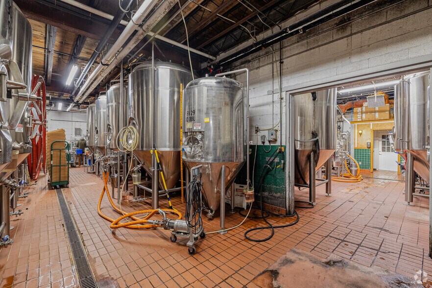 More Photos Of 321 W 7th St, Richmond Restaurant For Sale