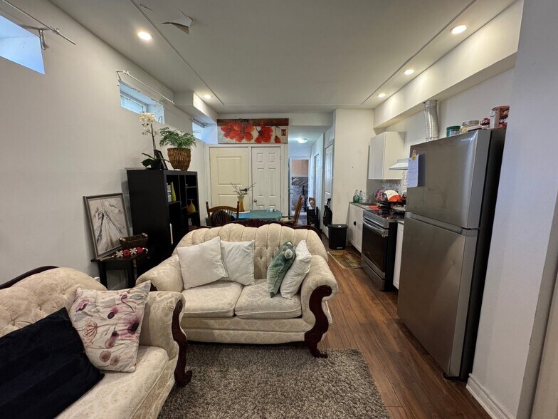 More Photos Of 8294-8298 Rue Hochelaga, Montréal Apartments For Sale