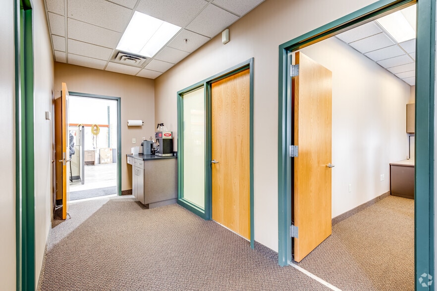 More Photos Of 3276 Fanum Rd, Vadnais Heights Service For Lease