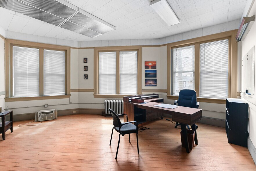 More Photos Of 31-33 Summer St, Pawtucket General Retail For Sale