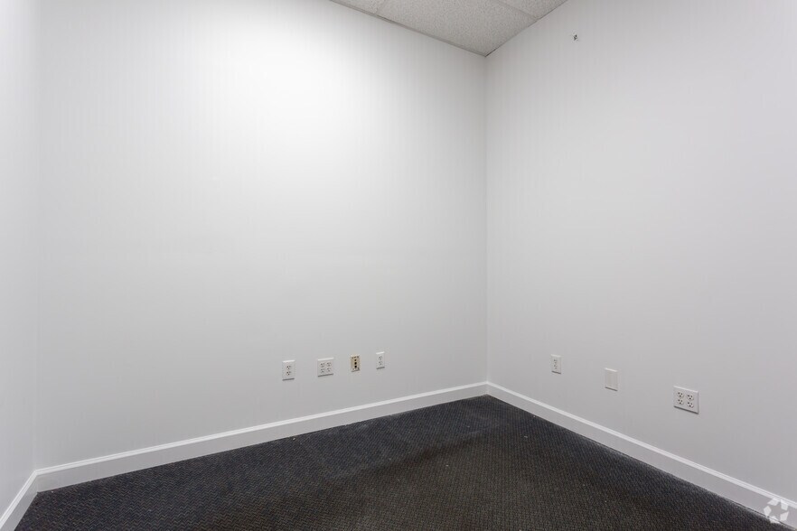 More Photos Of 1701 Rollins Way, Columbus Freestanding For Sale