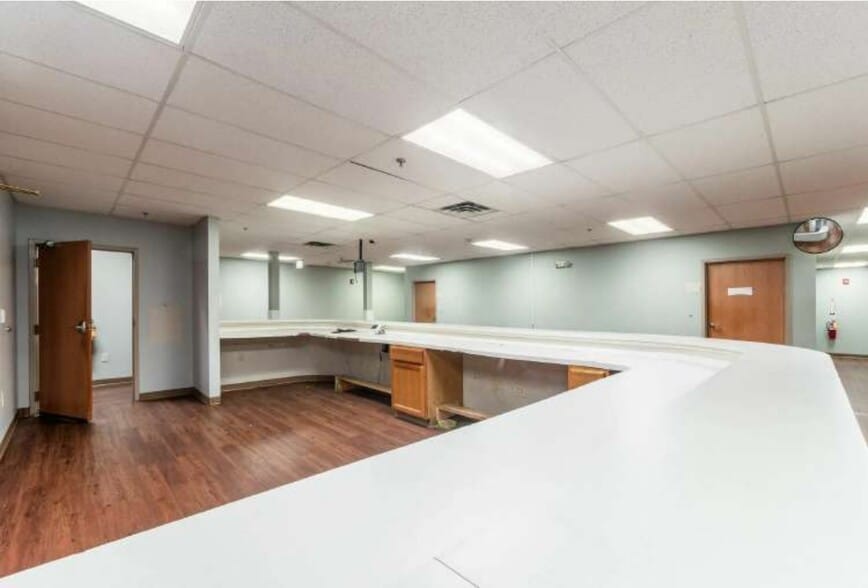 More Photos Of 7400 Huntington Park Dr, Columbus Rehabilitation Center For Sale