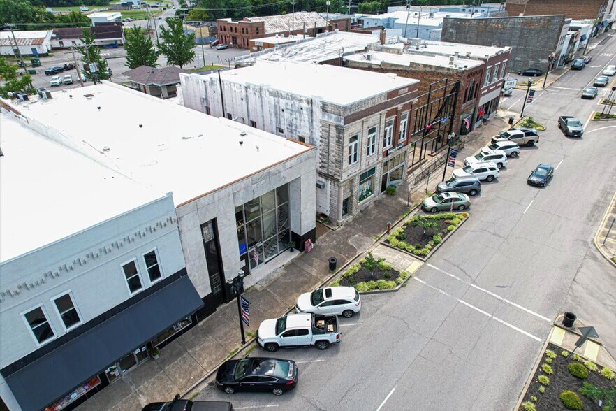 More Photos Of 111 W Commerce St, Lewisburg Bank For Sale