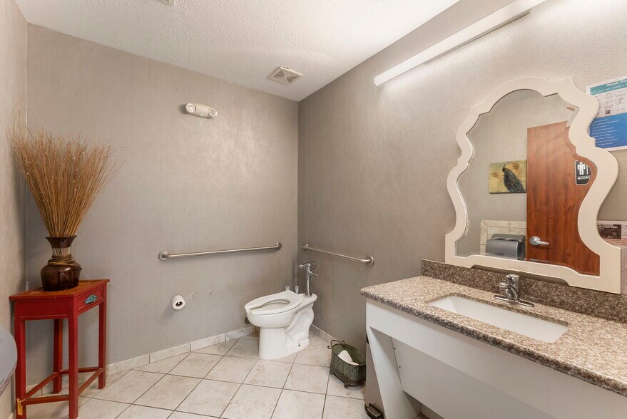 More Photos Of 1125 Cypress Station Dr, Houston Medical For Sale