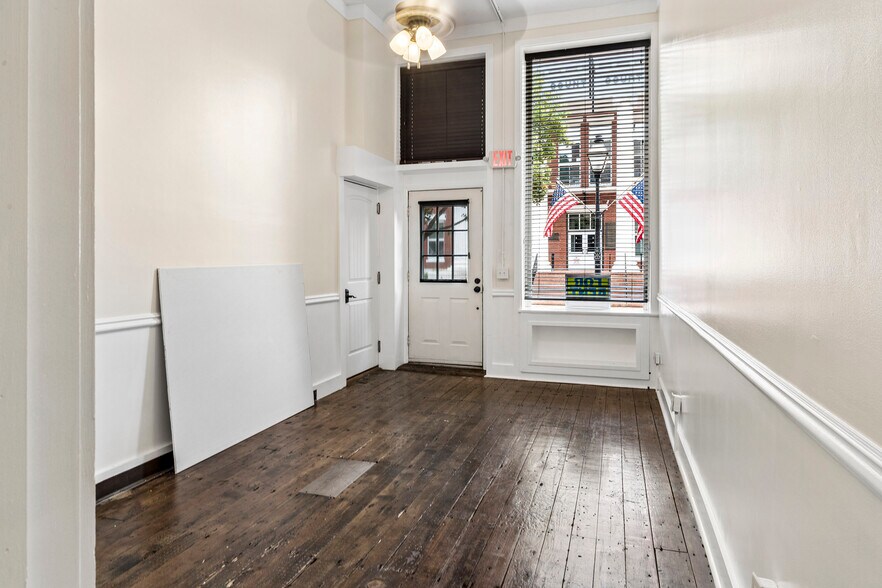 More Photos Of 107 E Main St, Jonesborough Storefront For Sale