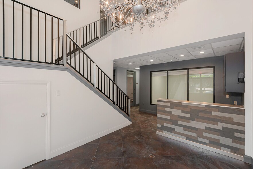 More Photos Of 3650 Coral Ridge Dr, Coral Springs Light Manufacturing For Sale