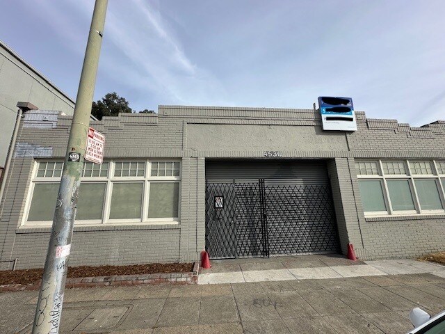 Primary Photo Of 4530 Martin Luther King Jr Way, Oakland Warehouse For Lease
