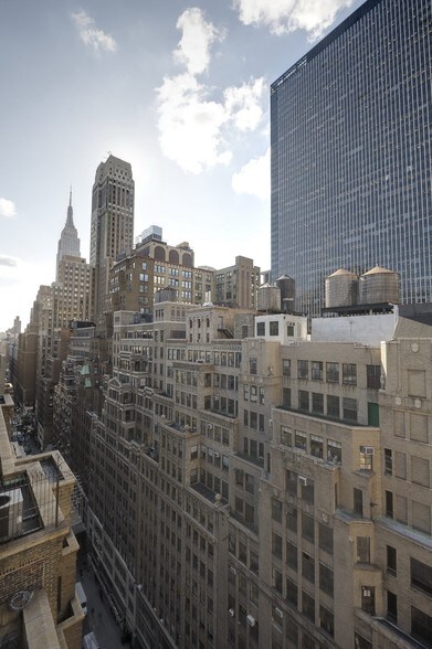 More Photos Of 261 W 35th St, New York Loft Creative Space For Lease